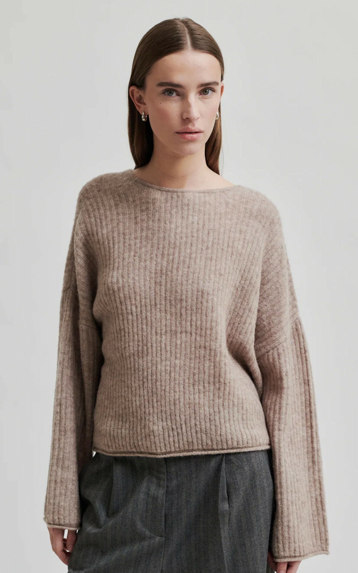 Taupe Sweater/trui image