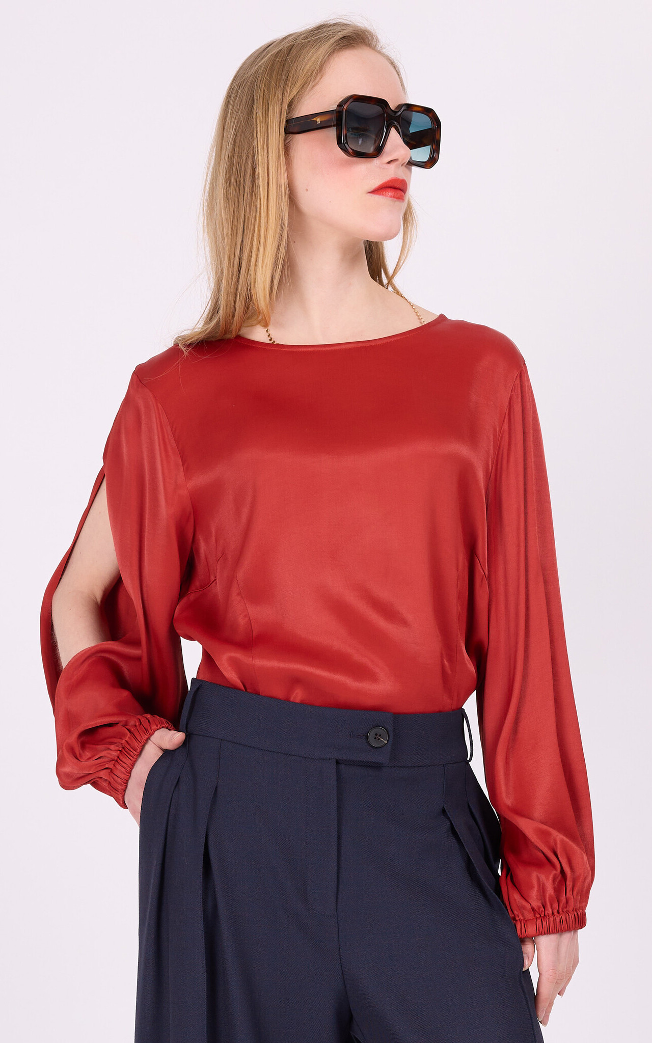 Rood Blouse image