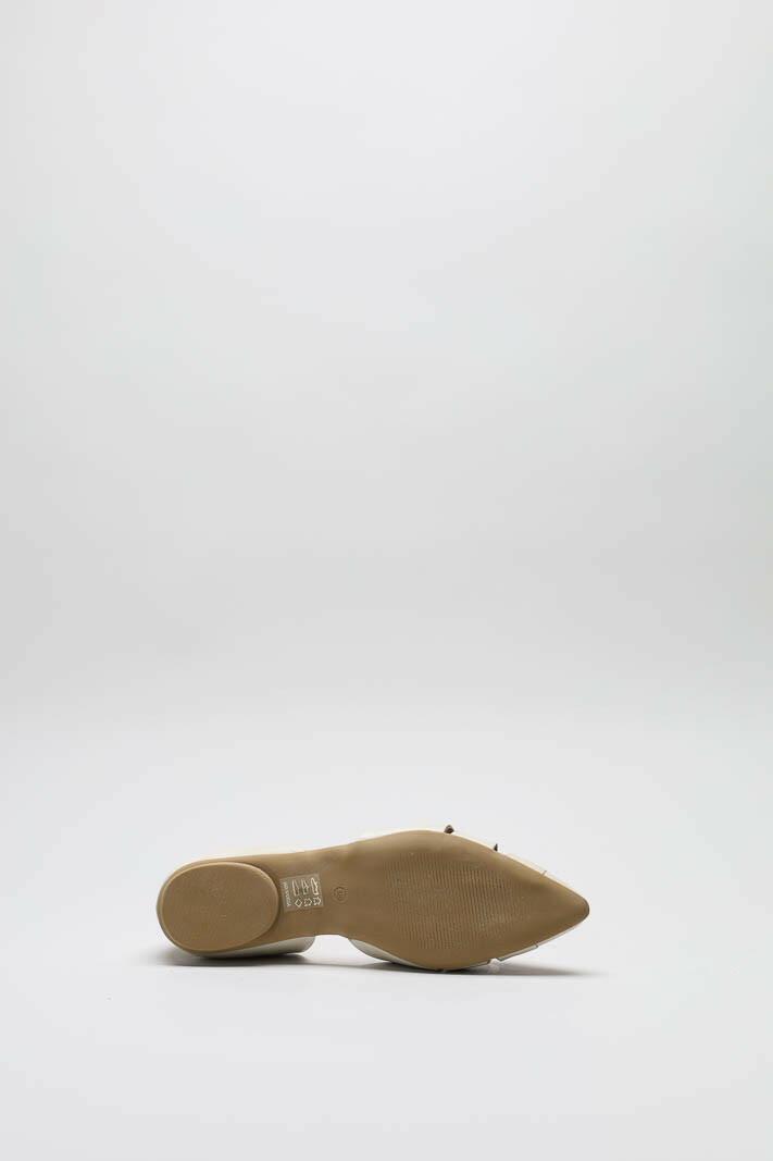 Lichtbeige Ballerina image