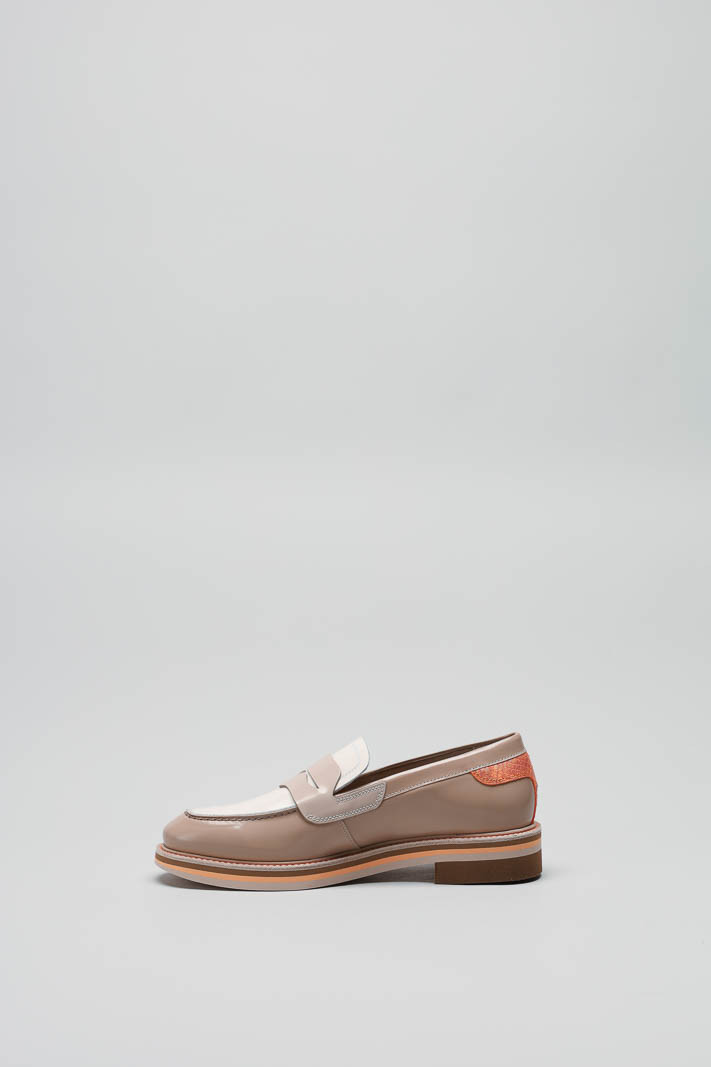 Beige Mocassin image